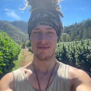 Meet your Posher, Devin